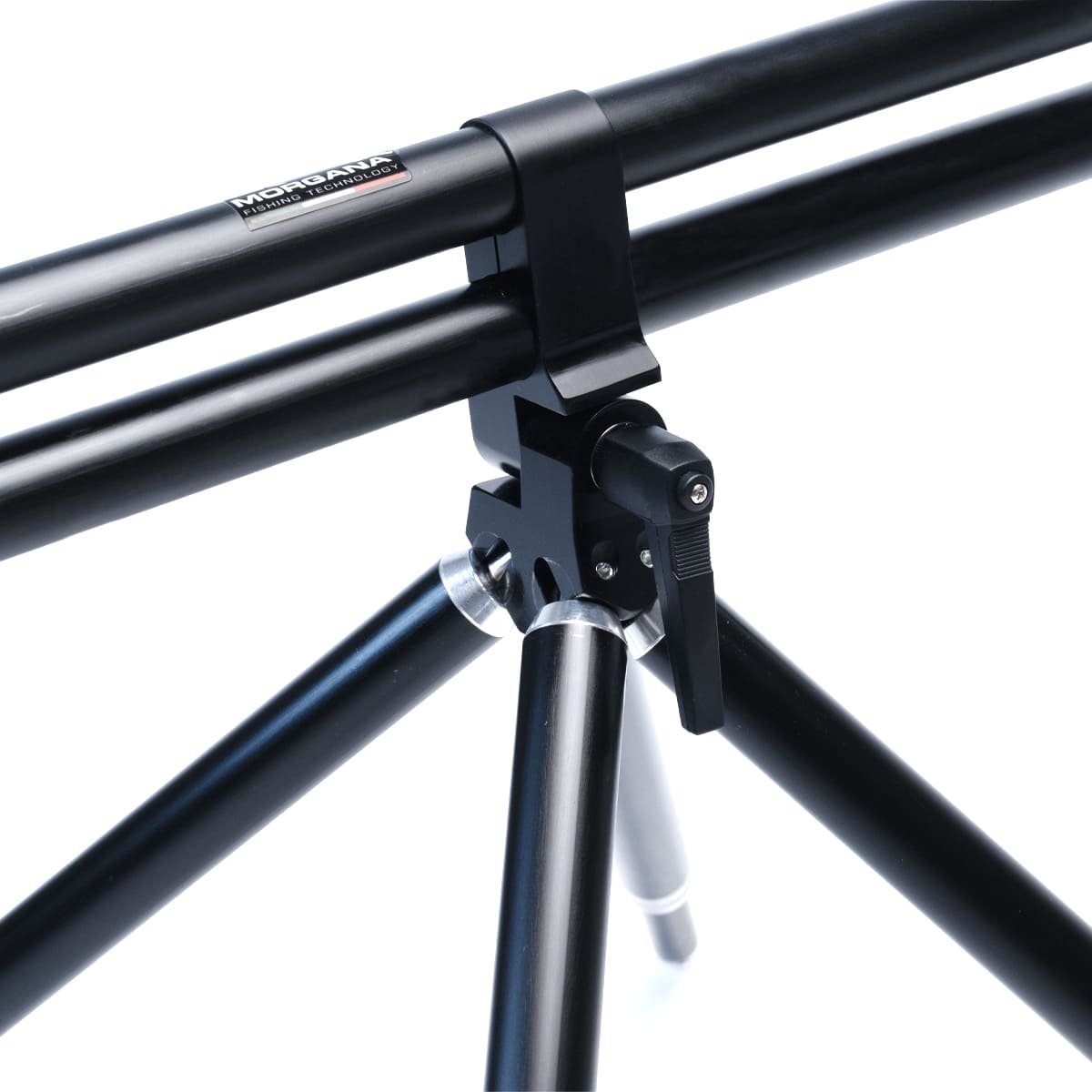 rodpod-fusion-edge-dettaglio-silver Dettaglio della testa del Rod Pod Fusion Edge con giunti e staffe in finitura silver